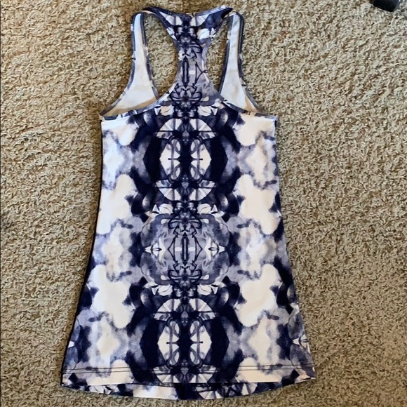 Lululemon tank top - Picture 2 of 4